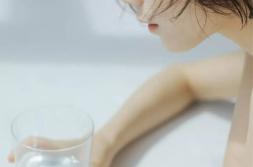 漂亮小姐姐模拟洗头按摩,小姐姐带你体验洗头按摩的极致享受